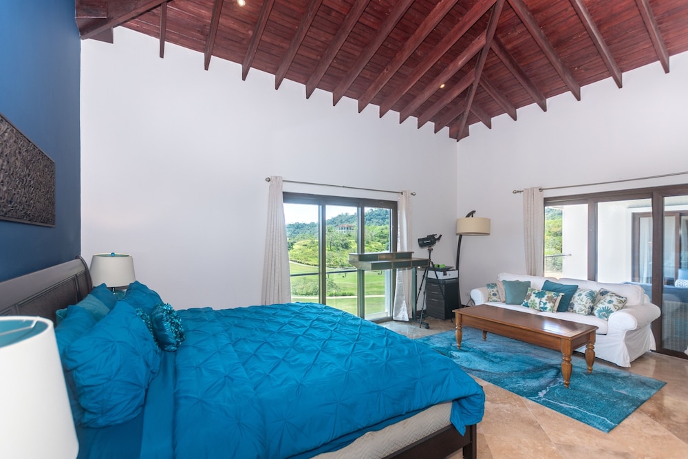 Pristine Bay 1005- Villa Loce 4 Bedroom Home