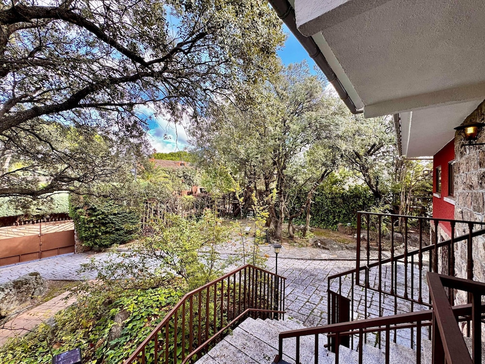 Rural Apartment With Private Garden