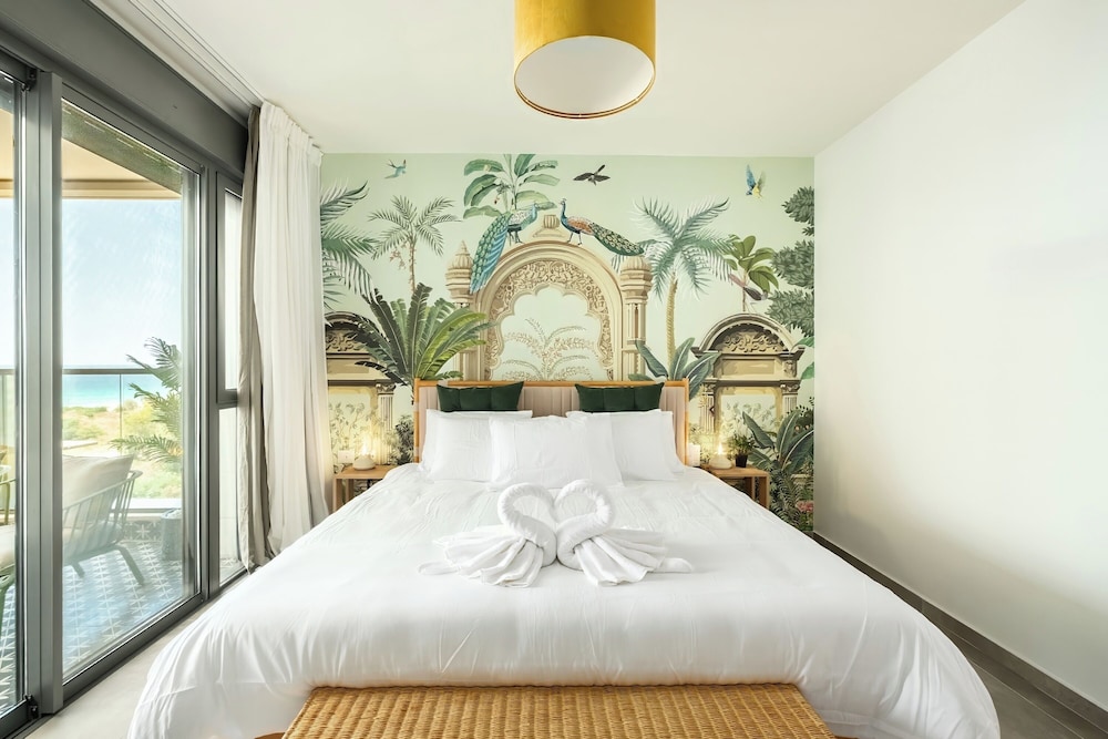 Achziv Chic Beach Haven by Sea N' Rent