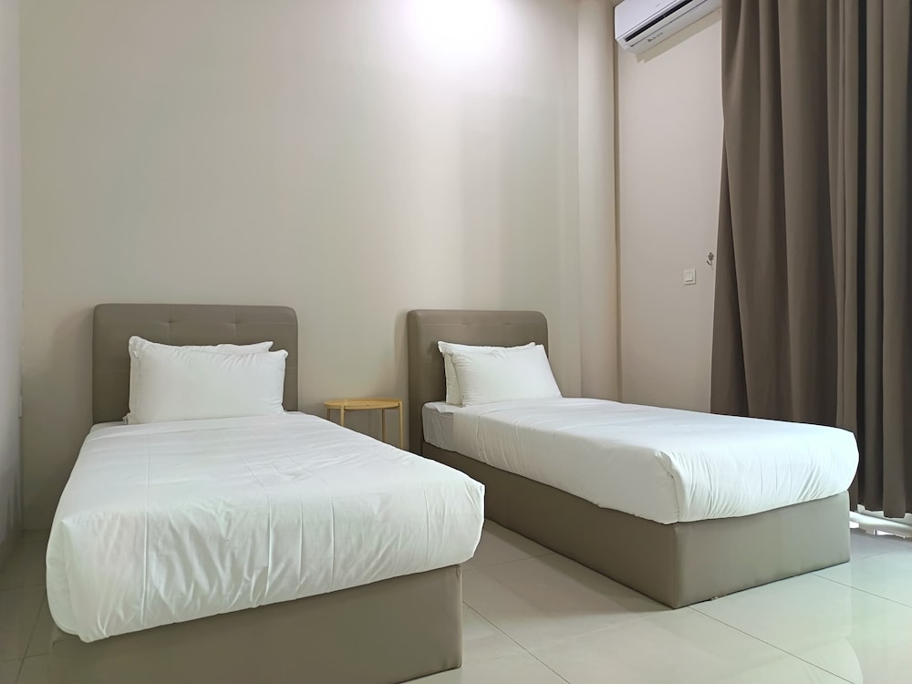 myRoom at 11 J Adams