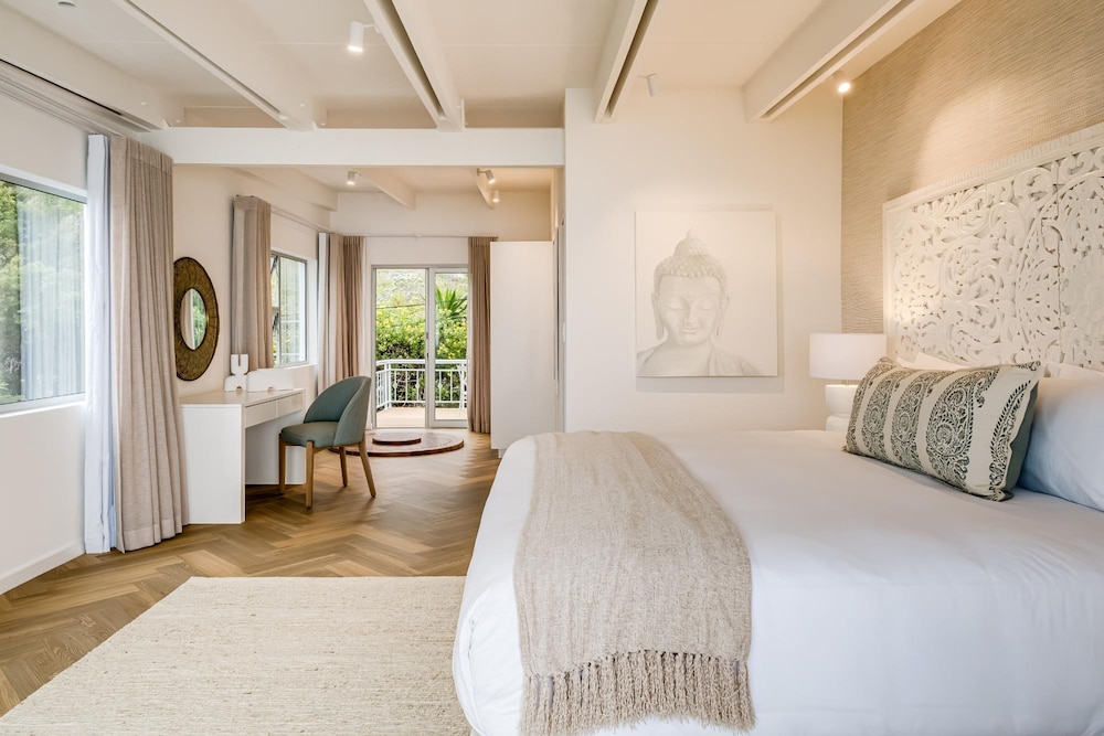 Idyllic Camps Bay Villa w 2 Pools Buddha Retreat