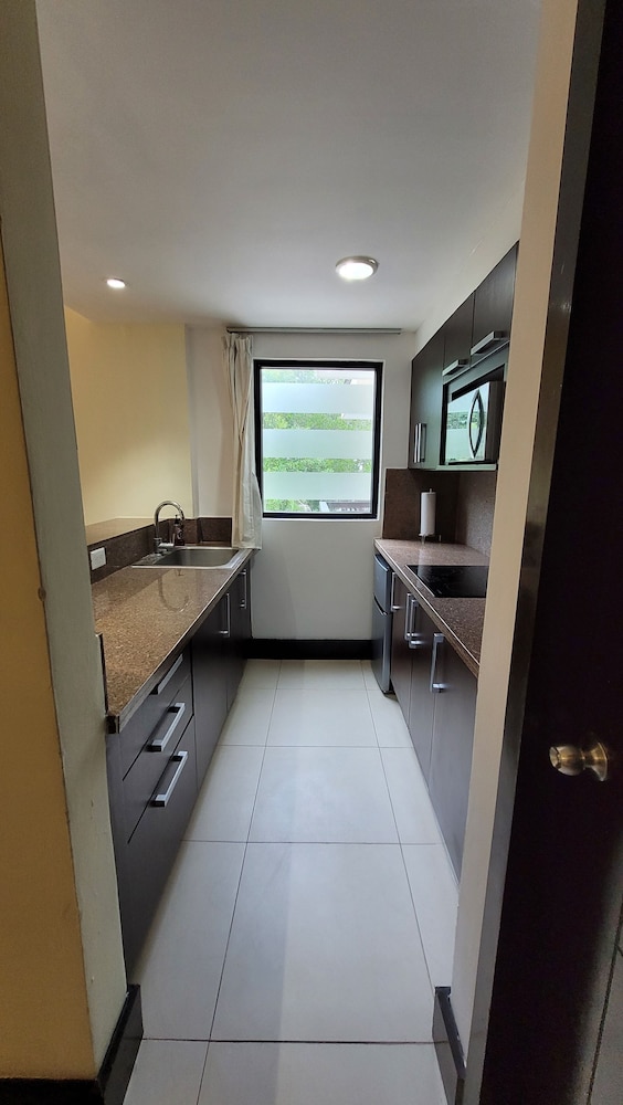 Very Good Vibes Apartmen in Pdc, Steps From Beach