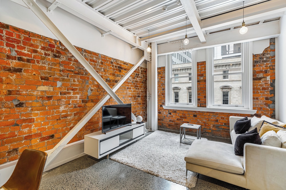 Downtown CBD Apt | Central Walkable | Zodiak Stays