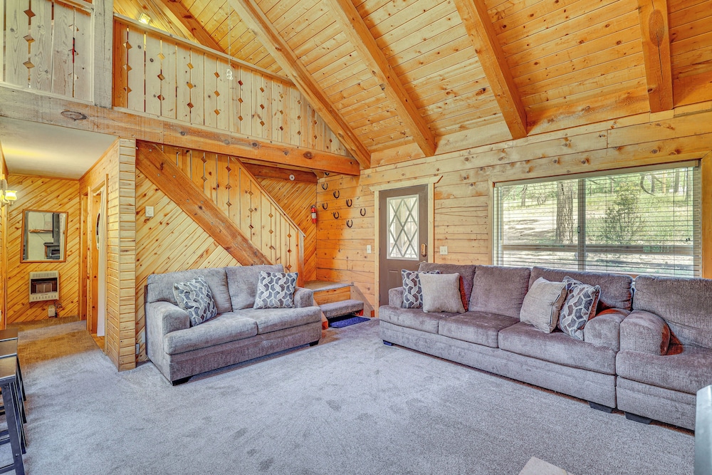 Alpine Cabin w/ Deck: 3 Mi to Luna Lake!
