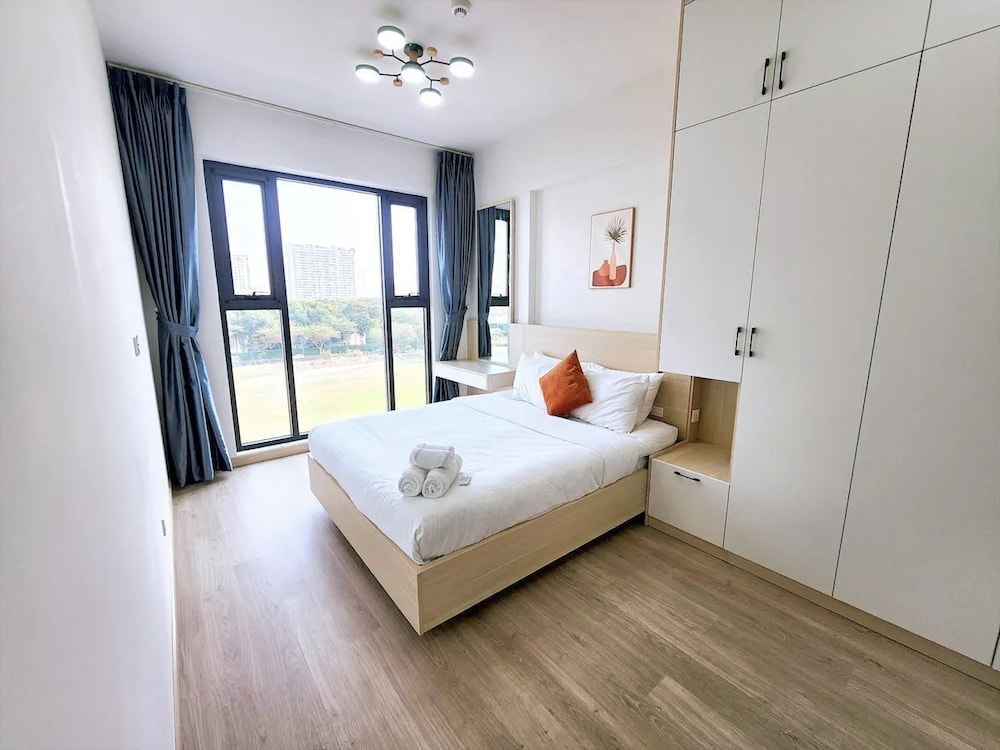 Cardinal Court Apartment