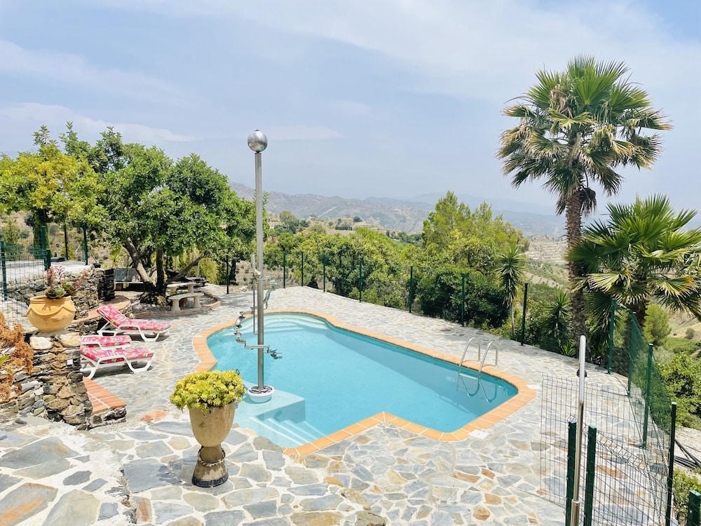 Casa Rural Comares con Piscina Privada by At Home