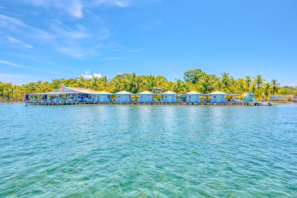 Hotel Cosmic Crab Resort - Image 1