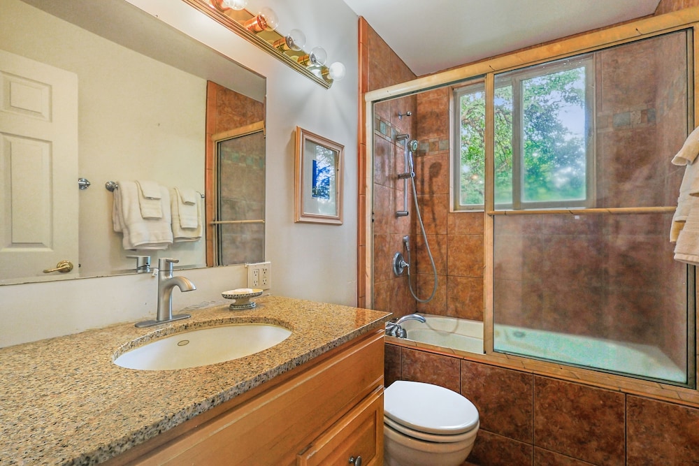 Adventure Alexander Valley Lodge With Pool & Hot Tub 6 Bedroom Villa