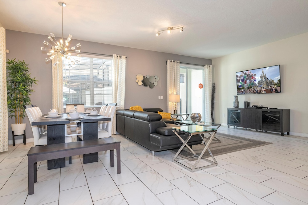 3085 TS - Opulent 5 BR Townhome Private Pool
