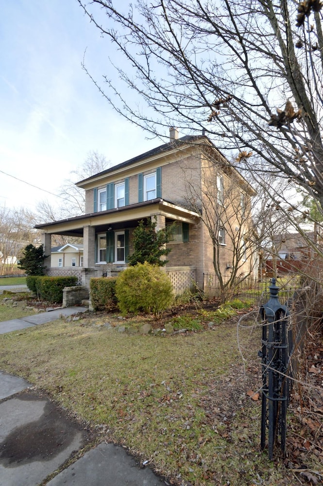 Broadway Cottage - Convenient Location!