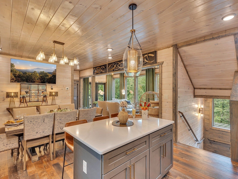 Ebenezer 4 Bedroom Cabin