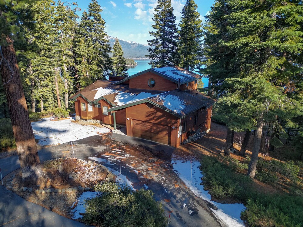 Lakeview Hideaway 3bdr for 8 w/ Private Hot Tub!