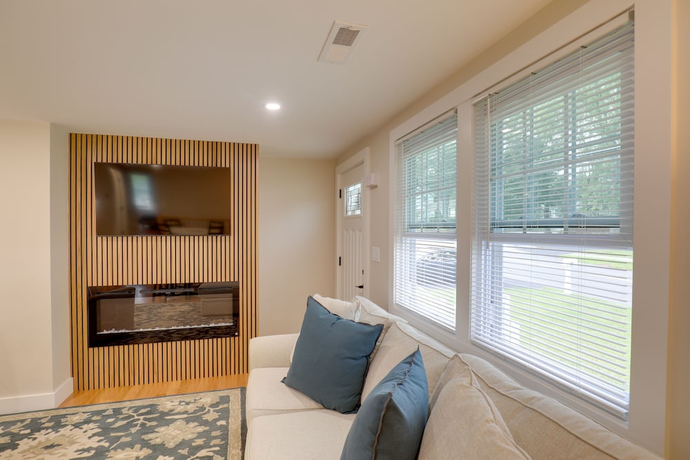 3 Mi to Minute Man Nhp: 'summer St Retreat' + Deck