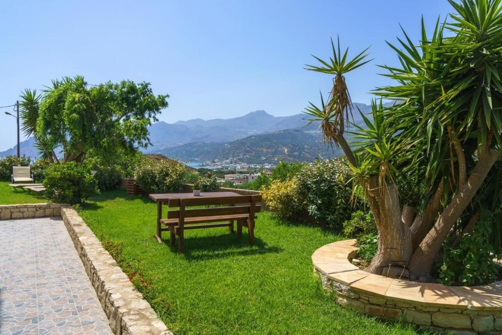 Anthos Apartments