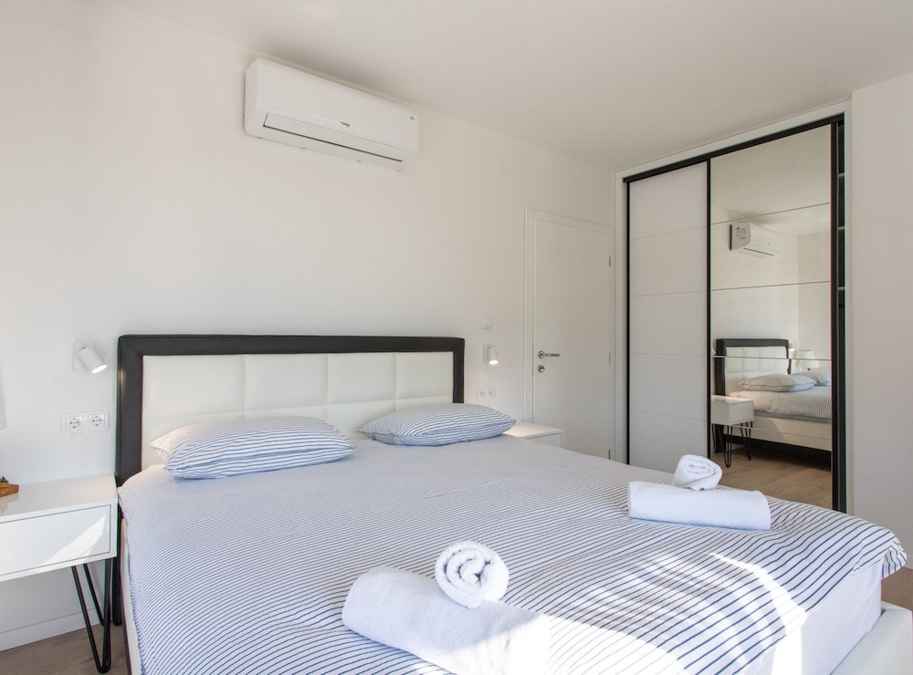 Dazzling Kaštel Novi Villa With Private Pool and Scenic Sea Views