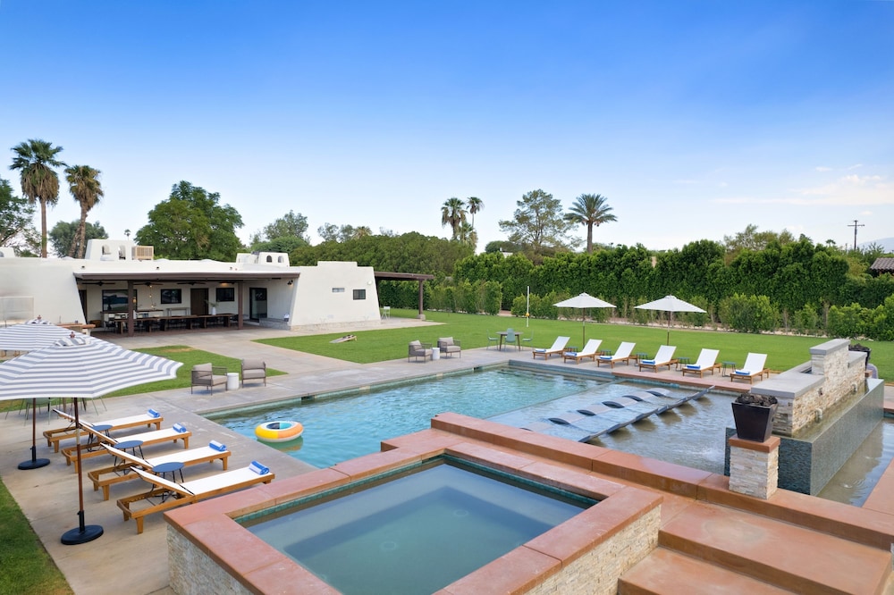 Starlight Estate by Avantstay 20 People Architectual Mansion w Pool Tennis Court Game Room