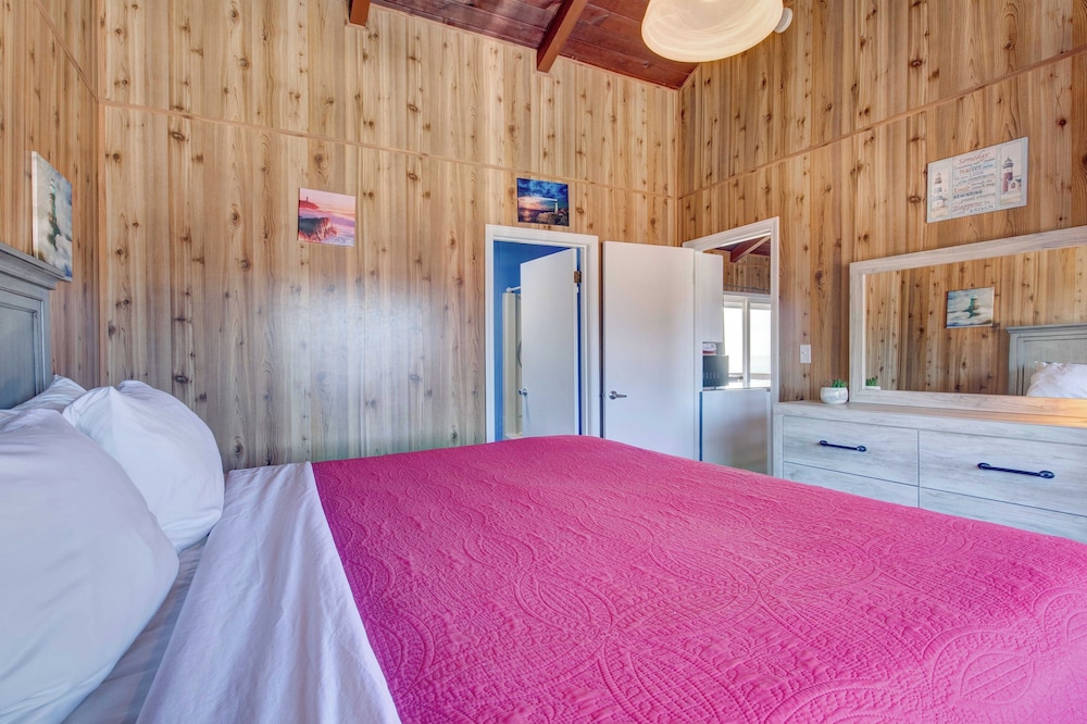 Moolack Shores Inn