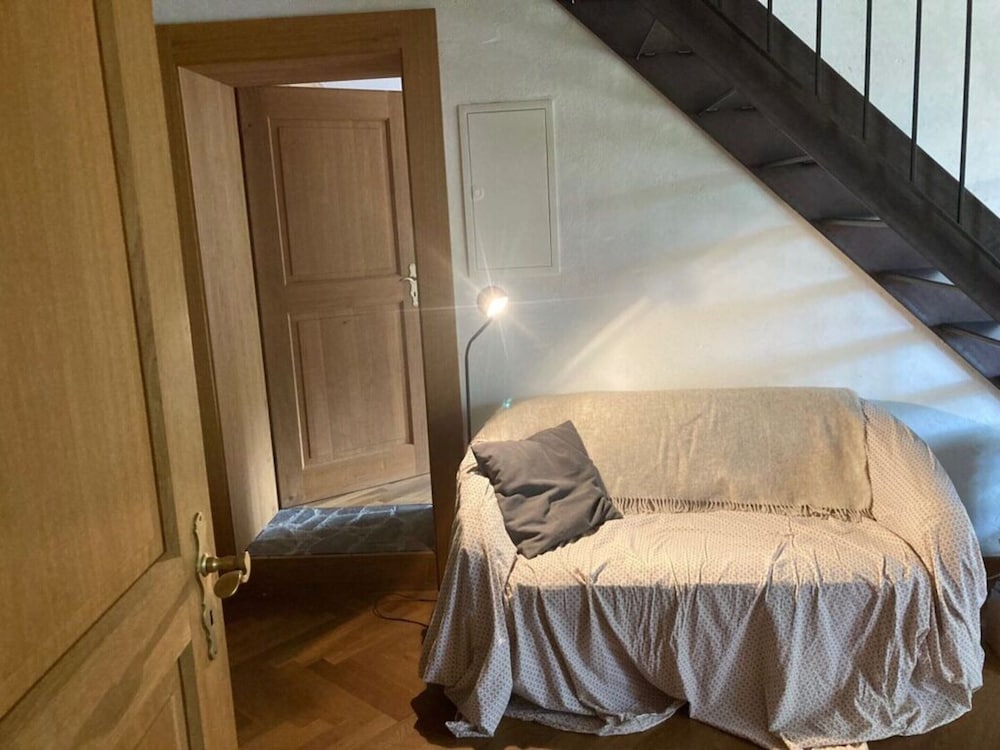 Lindenblatt ' Right view 3