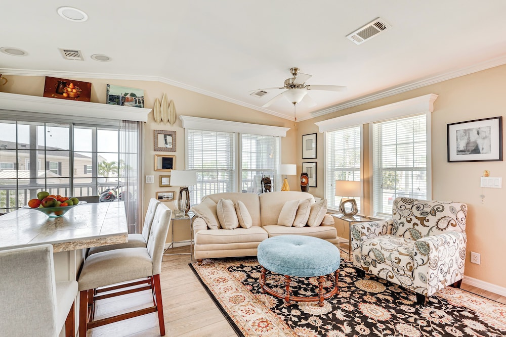 4 Mi to Fort Myers Beach: Home w/ Resort Perks!