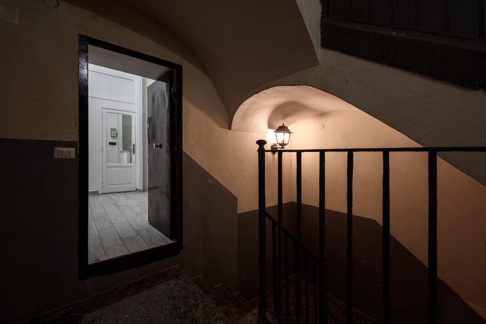 5 Bedroom 5 Bathroom Villa - Image 5