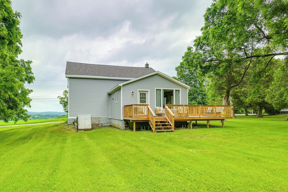 Mountain & Sunset Views: Upstate Family Home