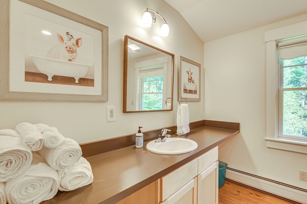 Rural Retreat 3 Mi to Morrisville & Rail Trail!