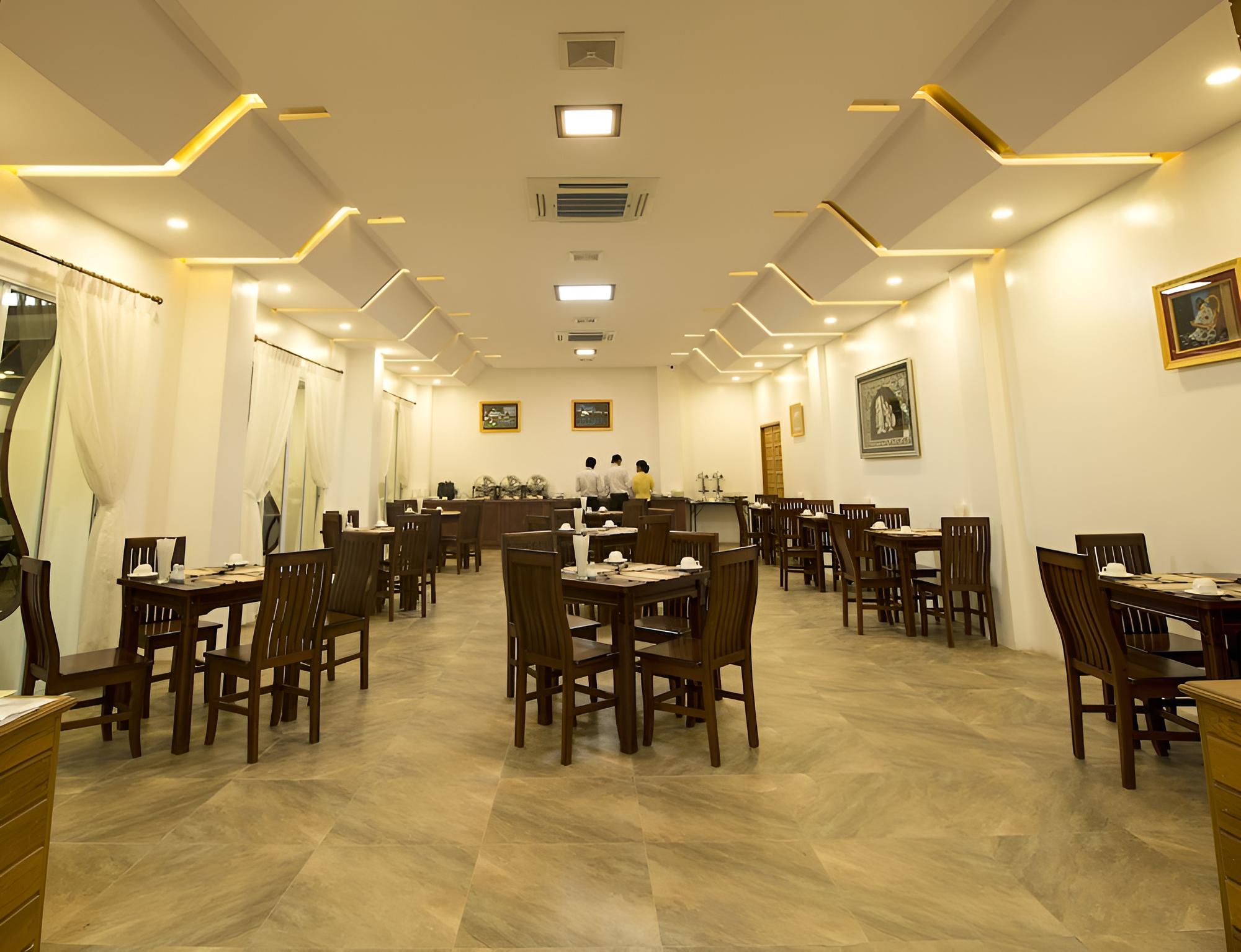 Yadanarpon Dynasty Hotel