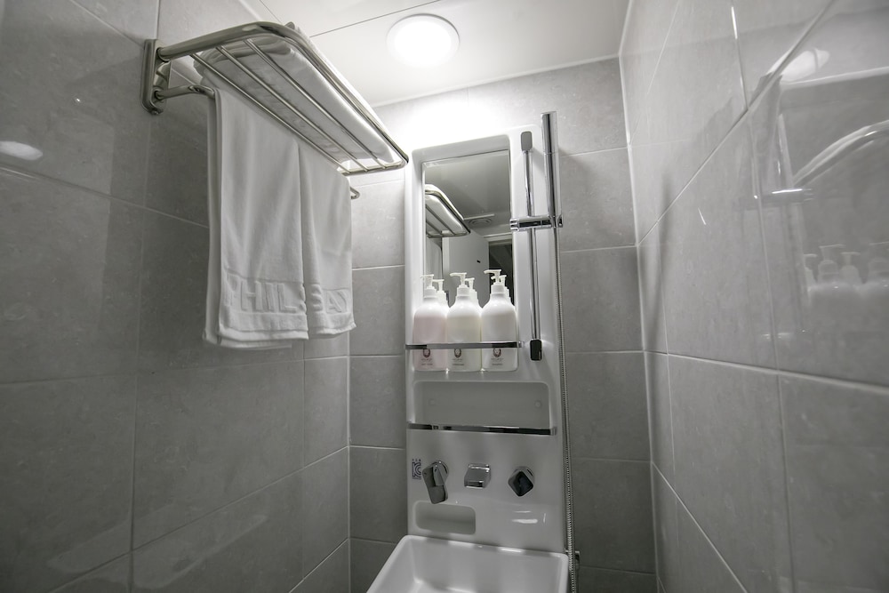 Philstay Myeongdong Station - Hostel