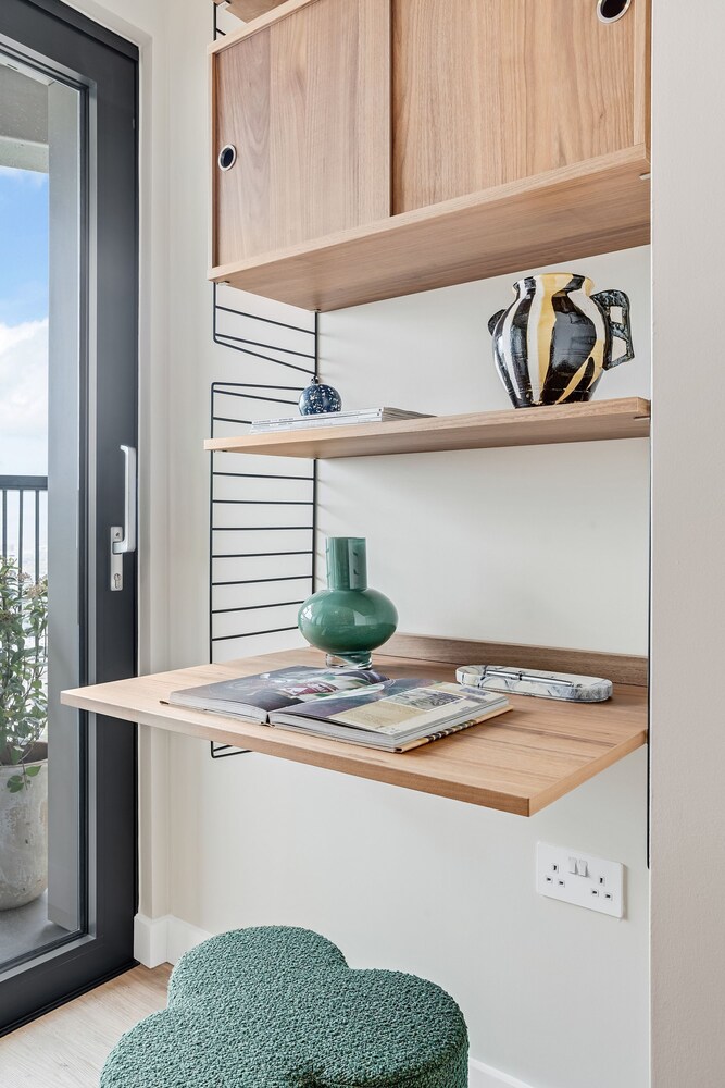Chic One-bedroom Apartment Near Stratford