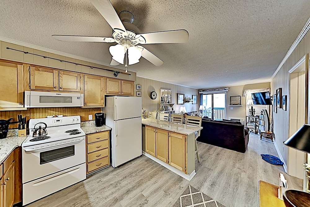 A Place At The Beach Iii 9520-2b 2 Bedroom Condo