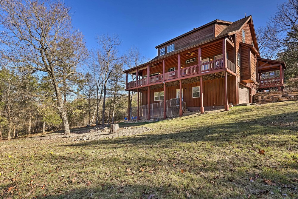 Family-friendly Cabin By Golf Course & Marina view 4
