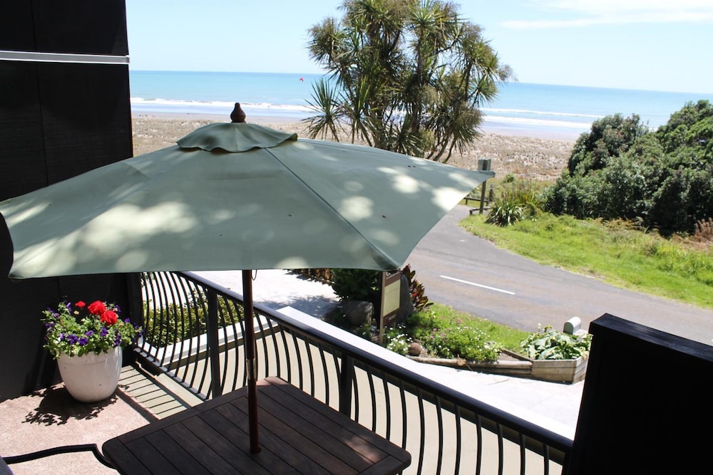 Ohiwa Beach Apartments Motel