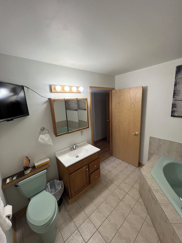 Lone Eagle Lodge - Property Image 13