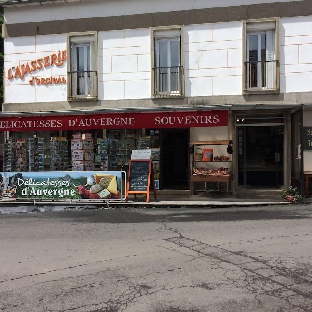 L'Ajasserie D'Orcival view 3
