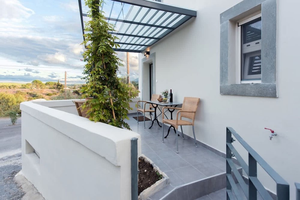 Iliopetra House 2 - Corfu Retreat With Jacuzzi