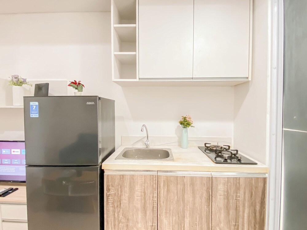 Basic Look 1 Br At Vittoria Residence Apartment