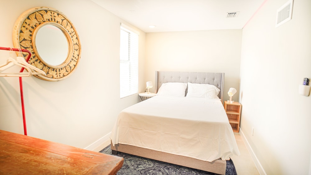 Gorgeous Apartment with Free Parking