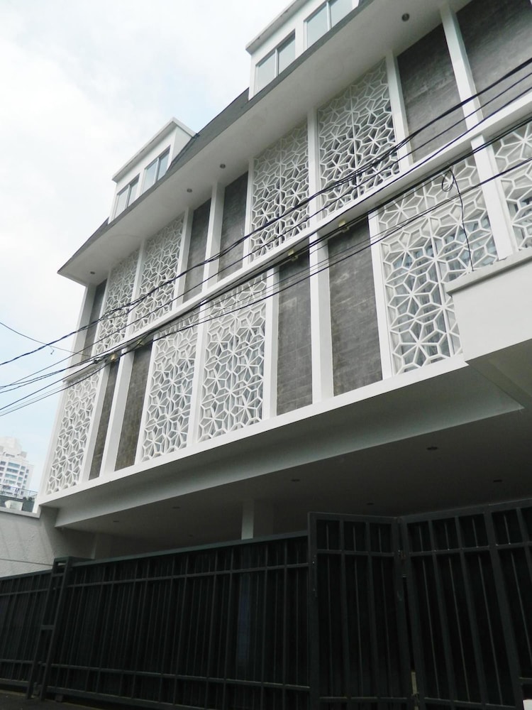 MK House SCBD