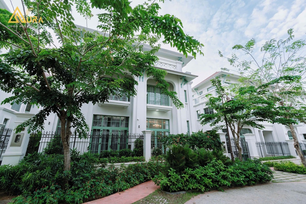 PQ Tropical Village