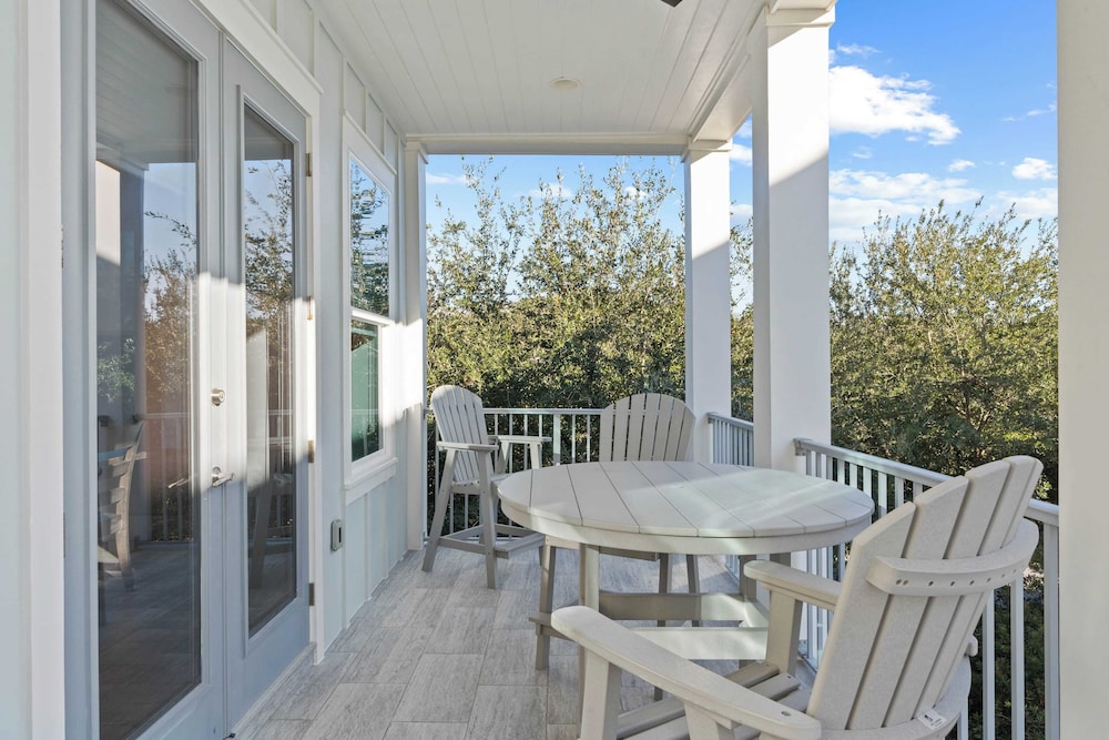 The Palmetto Blue by Avantstay Steps to Beach, Ocean Views