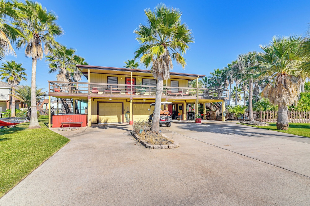 Private Pool, Deck & Patio: Galveston Oasis!