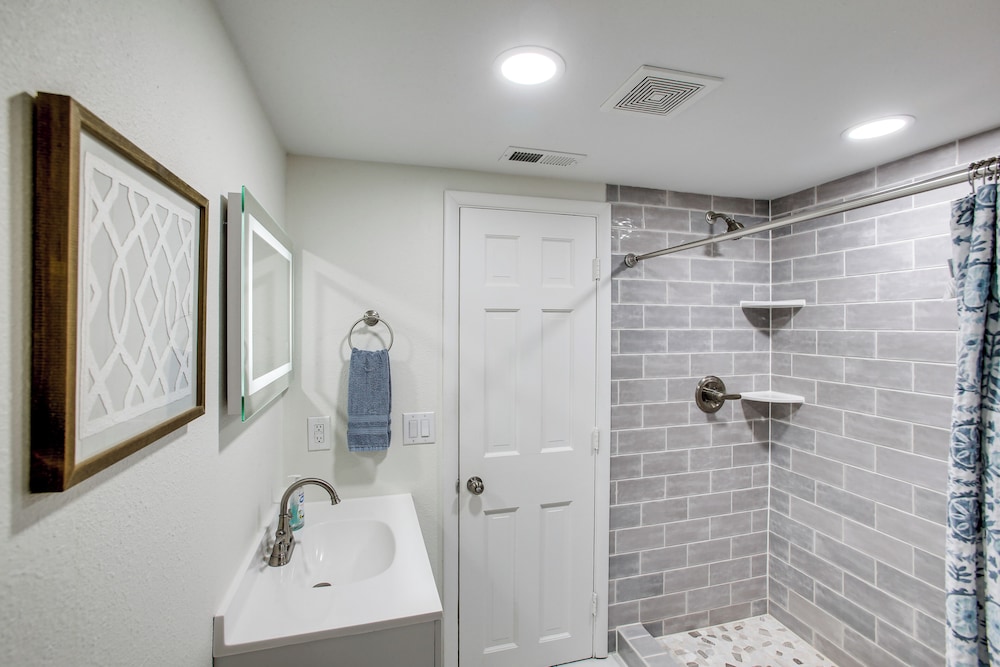 3,000-sq-ft Home < 7 Mi to Barren River Lake