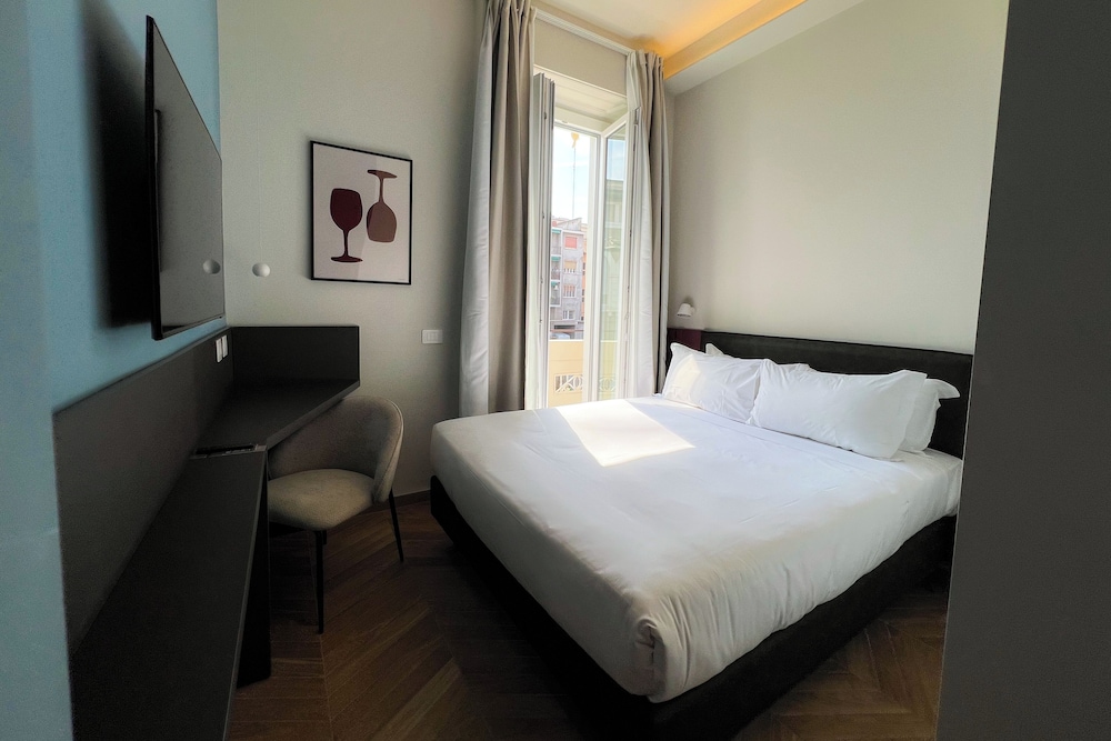 RossoVino Milano Boutique