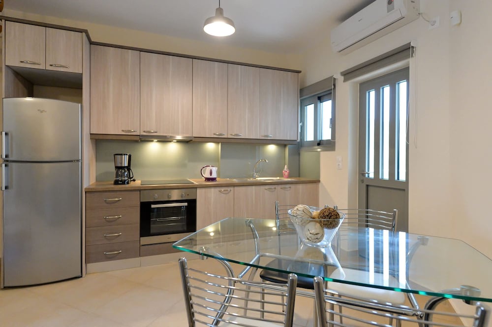 Avia Blue Maisonette - Steps From the Sea view 4