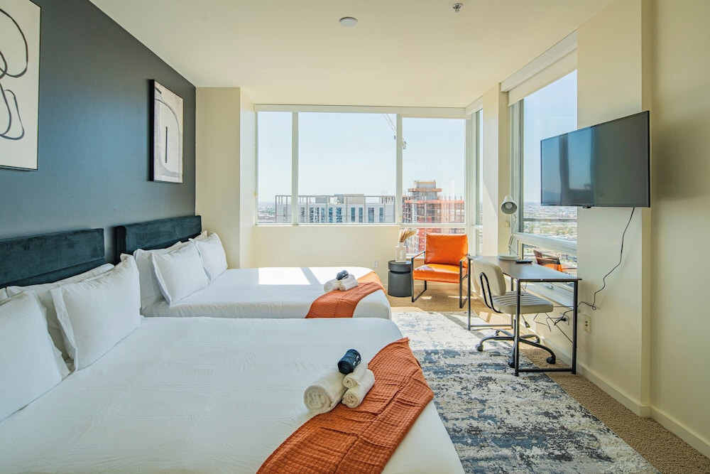 ROVE LIVING/KL - 44 Monroe