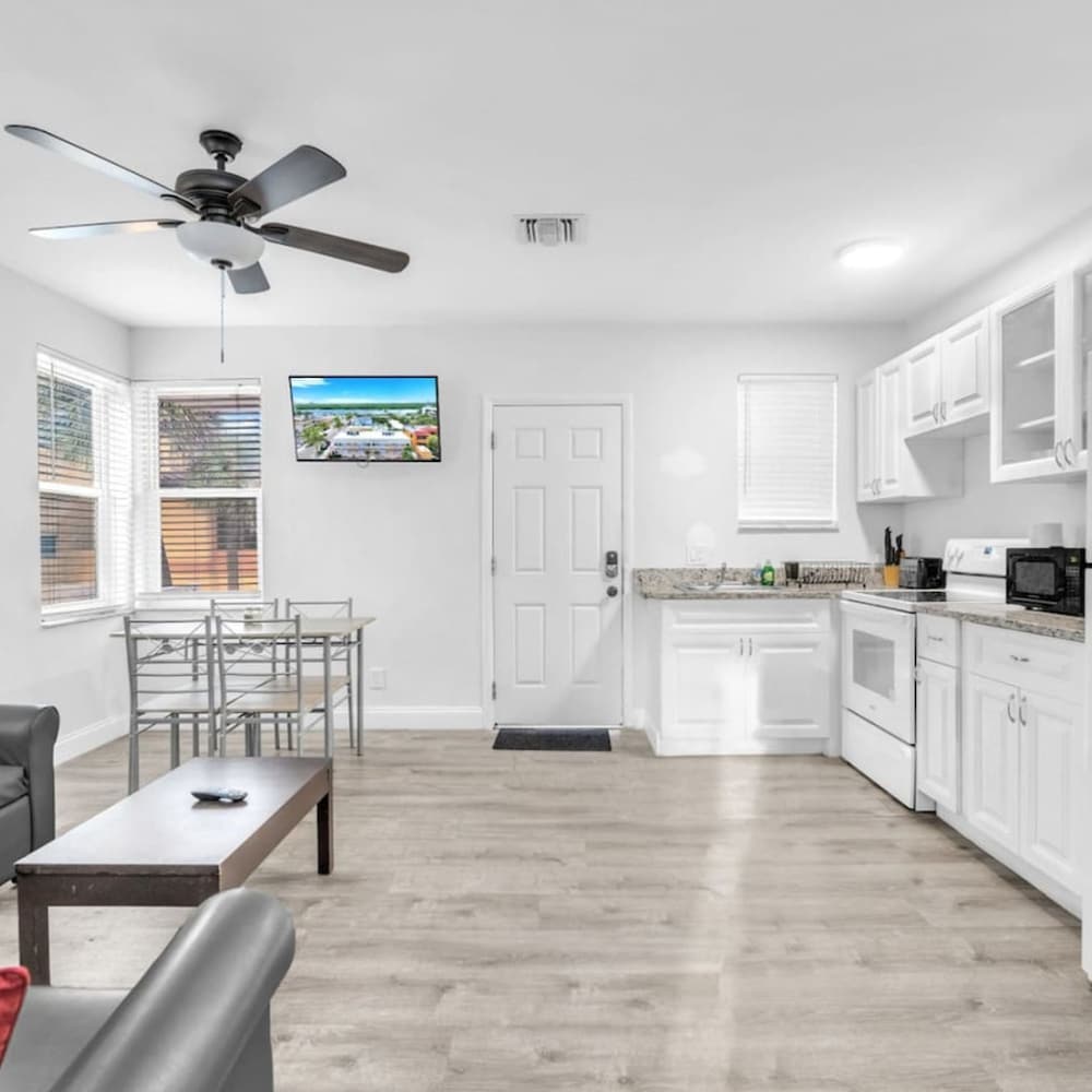 2 Apartments in 1 for Double the Fun view 3