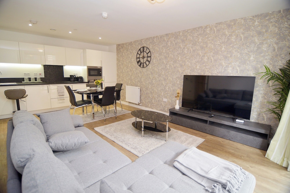 London Chic 2-bed Apartment With Stunning Views