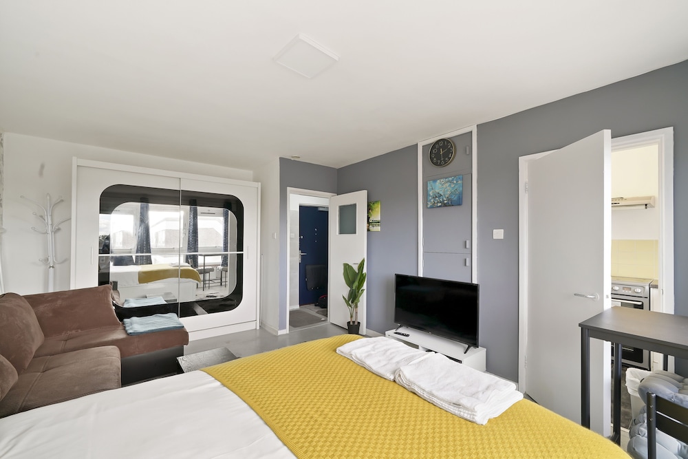 Impeccable 1-bed Apartment in London