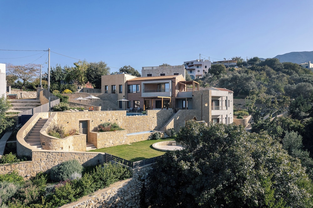 Vardina Villa