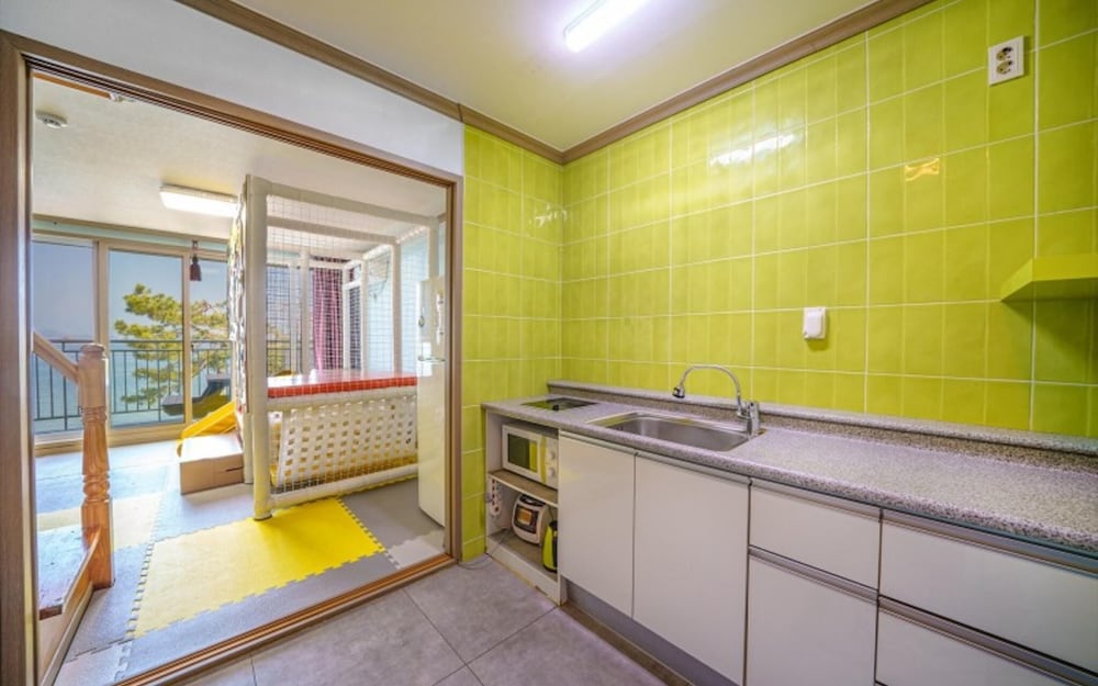 Geojedo Ocean View Dumo Mongdol Pension